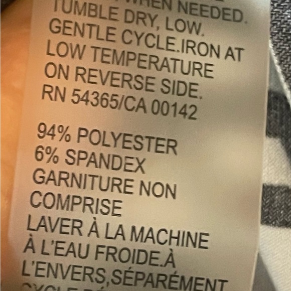 Non wrinkle sleeveless top - Picture 4 of 5